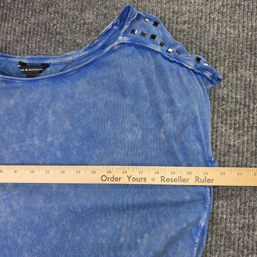 Rock & Republic Shirt Womens L Blue Wash Studded Asymmetrical Hem Top Boho Edgy - Picture 6 of 9